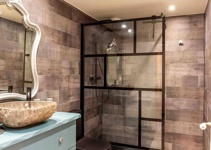 Casa de Férias Maison Prestige En Forêt Pour 15, Confort Et élégance Aux Angles - Fr-1-295-213 *